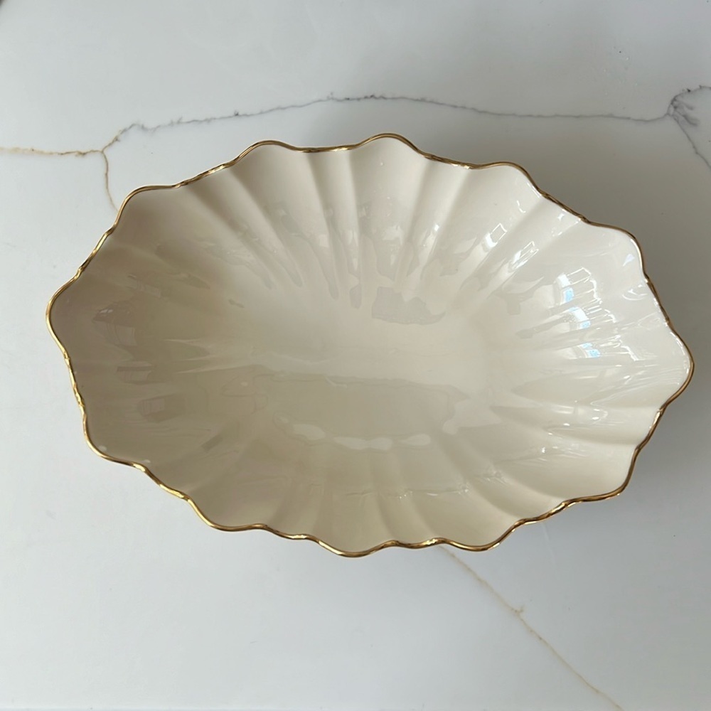 Lenox Vintage Symphony Centerpiece with Gold Trim